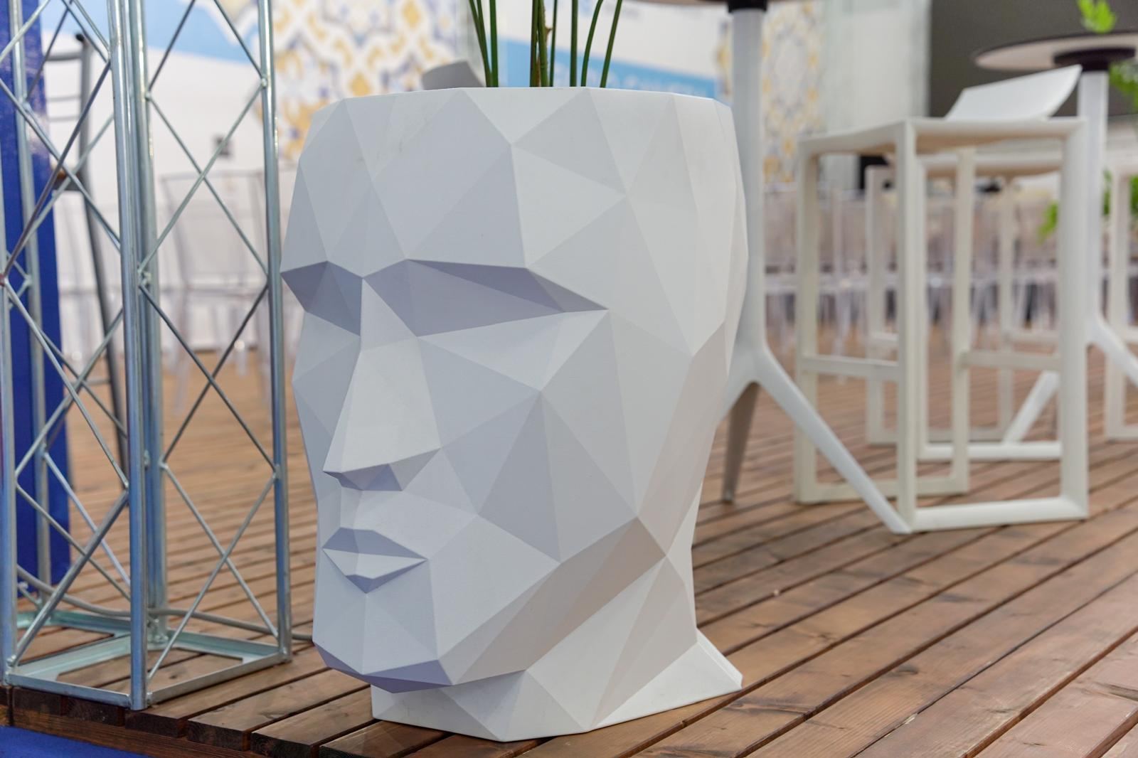 Vondom头像雕塑花盆